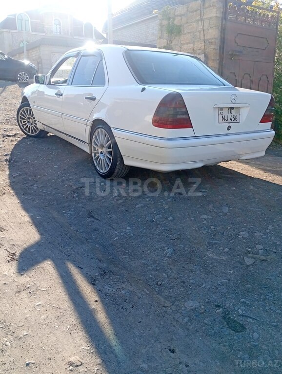 Mercedes C 200
