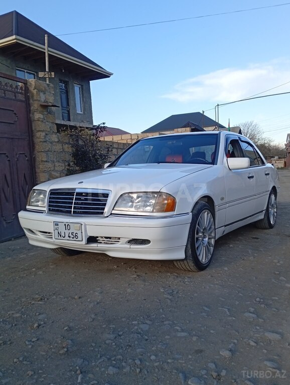 Mercedes C 200