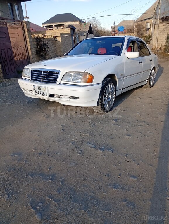 Mercedes C 200