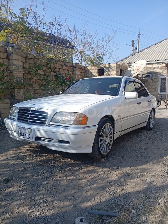 Mercedes C 200