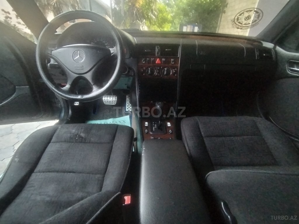Mercedes C 200