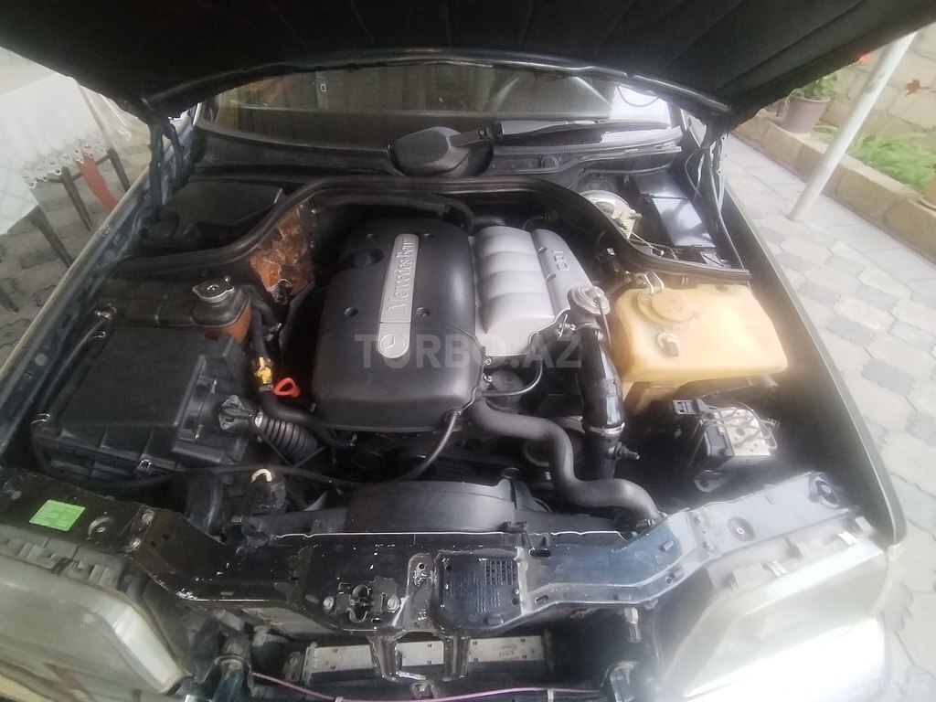 Mercedes C 200