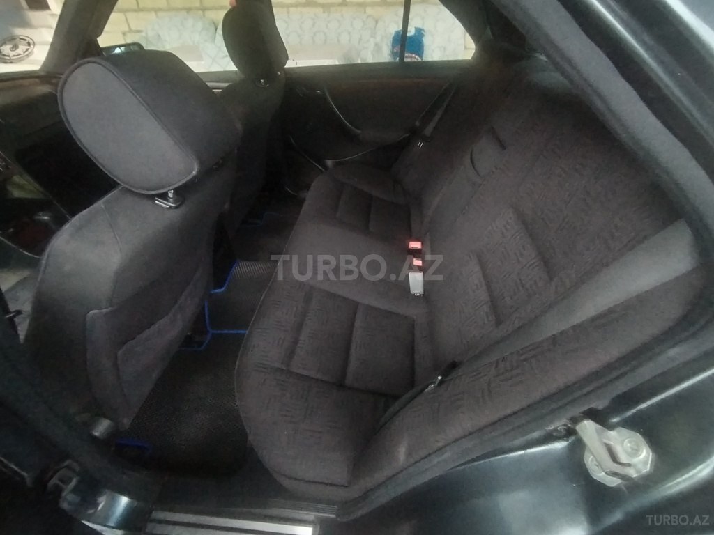Mercedes C 200