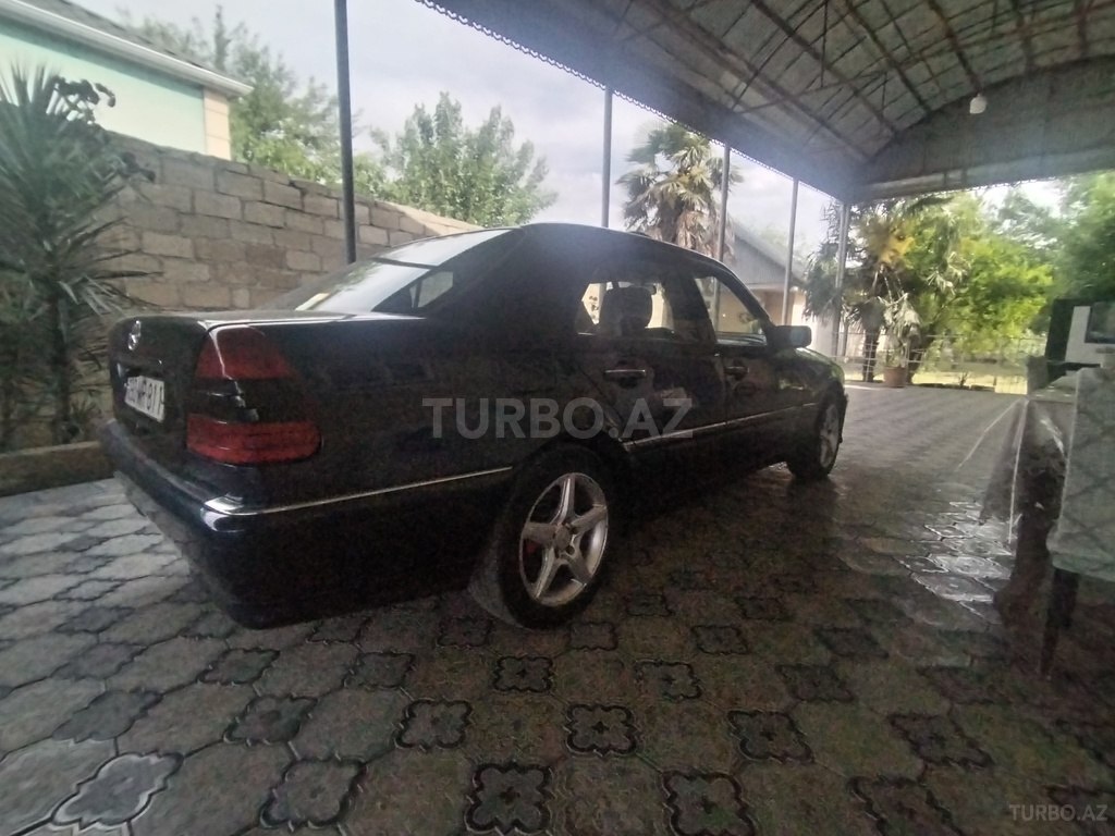 Mercedes C 200