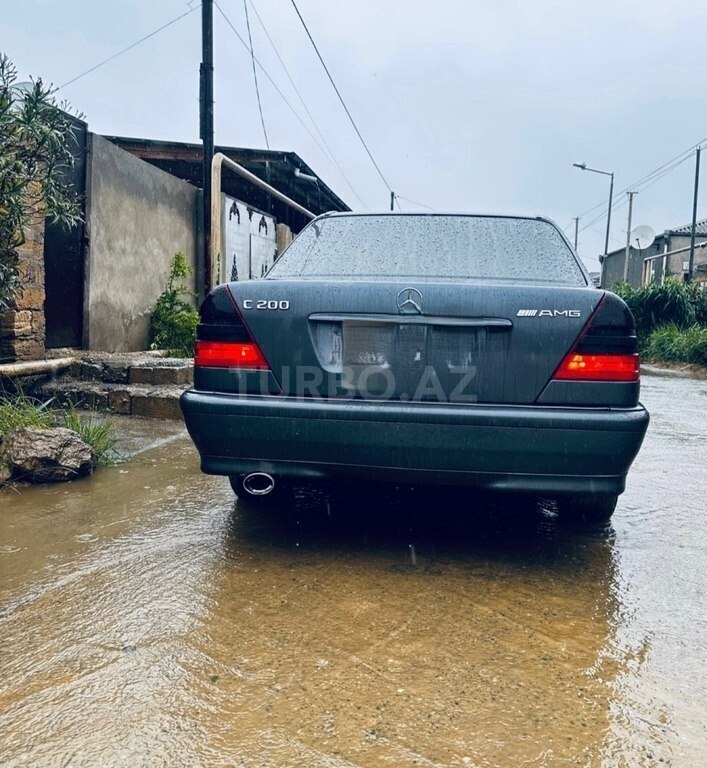 Mercedes C 200