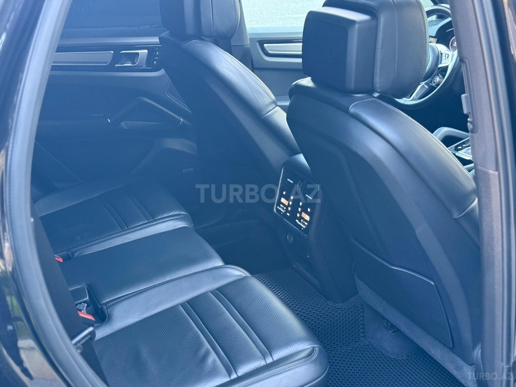 Porsche Cayenne Turbo S E-Hybrid