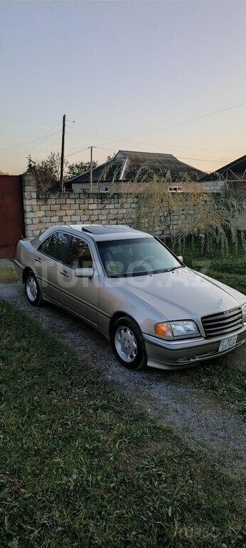 Mercedes C 230