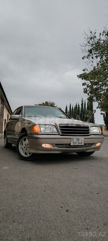 Mercedes C 230