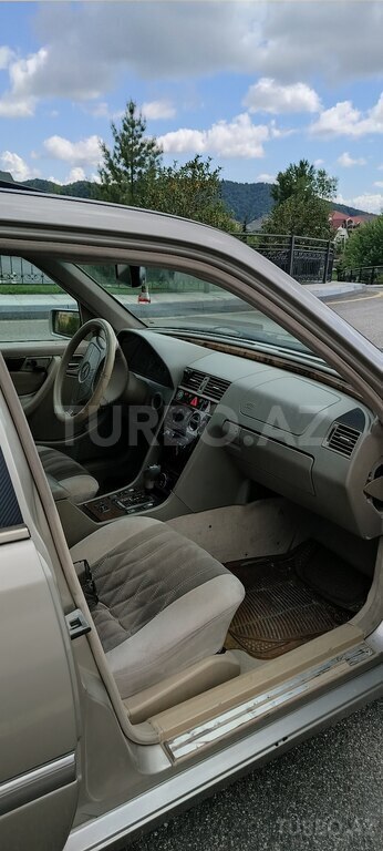 Mercedes C 230