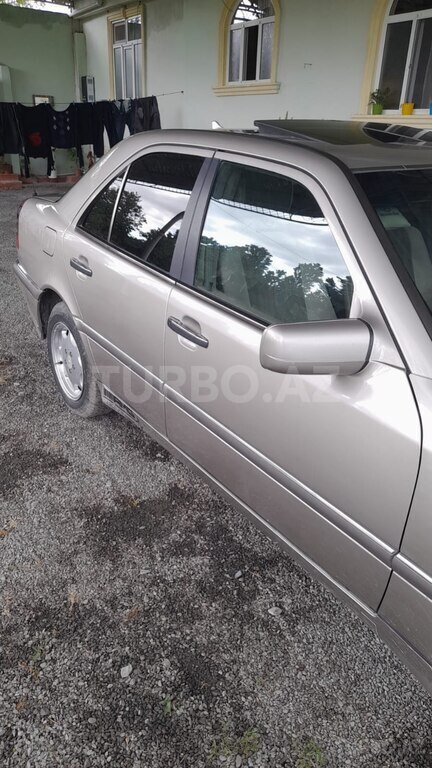 Mercedes C 230