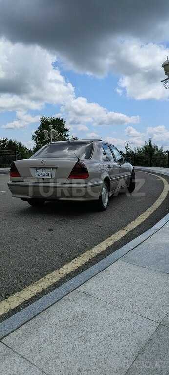 Mercedes C 230