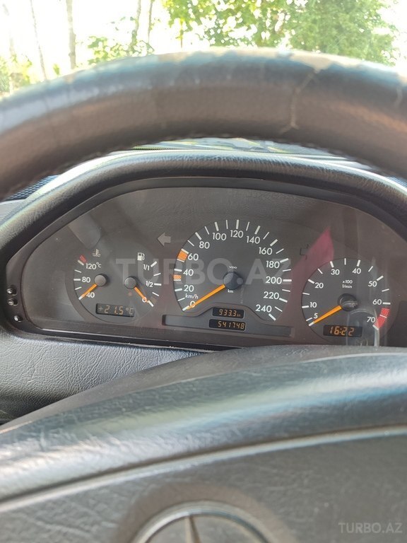 Mercedes C 200