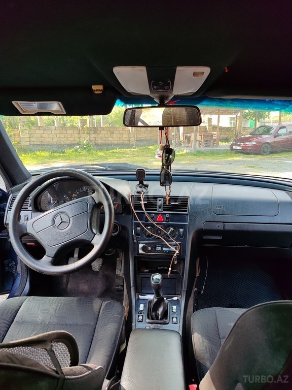 Mercedes C 200