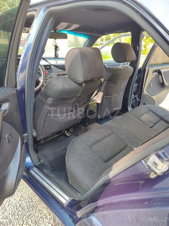 Mercedes C 200
