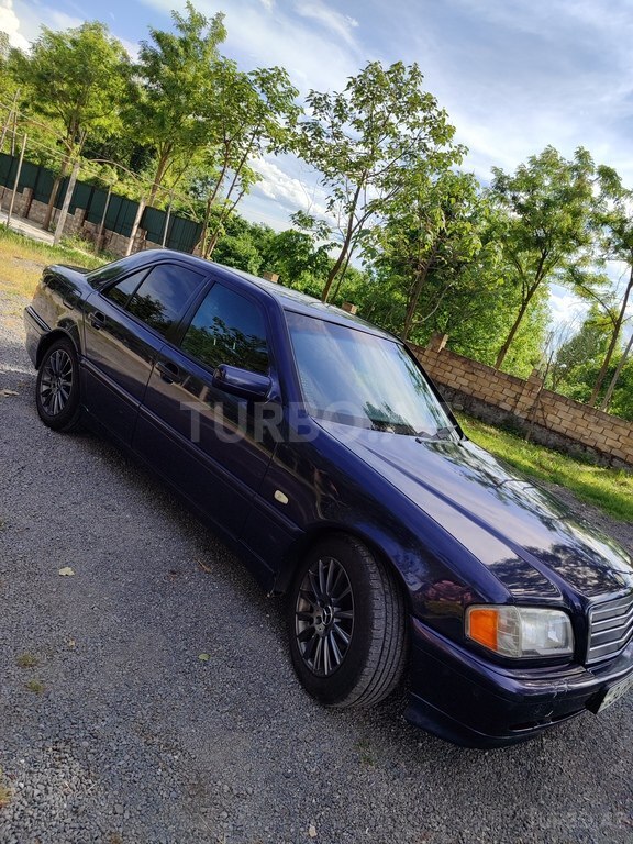 Mercedes C 200
