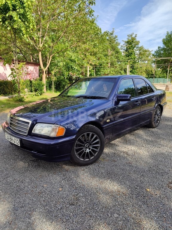 Mercedes C 200