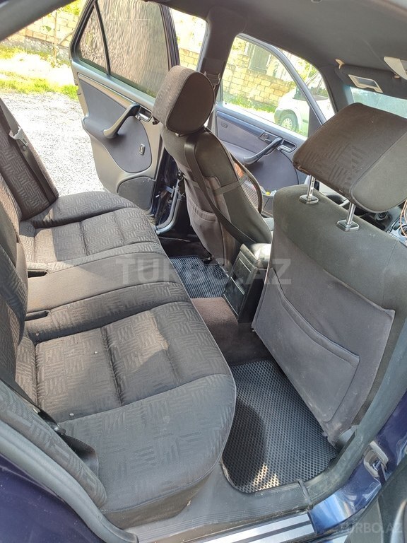 Mercedes C 200