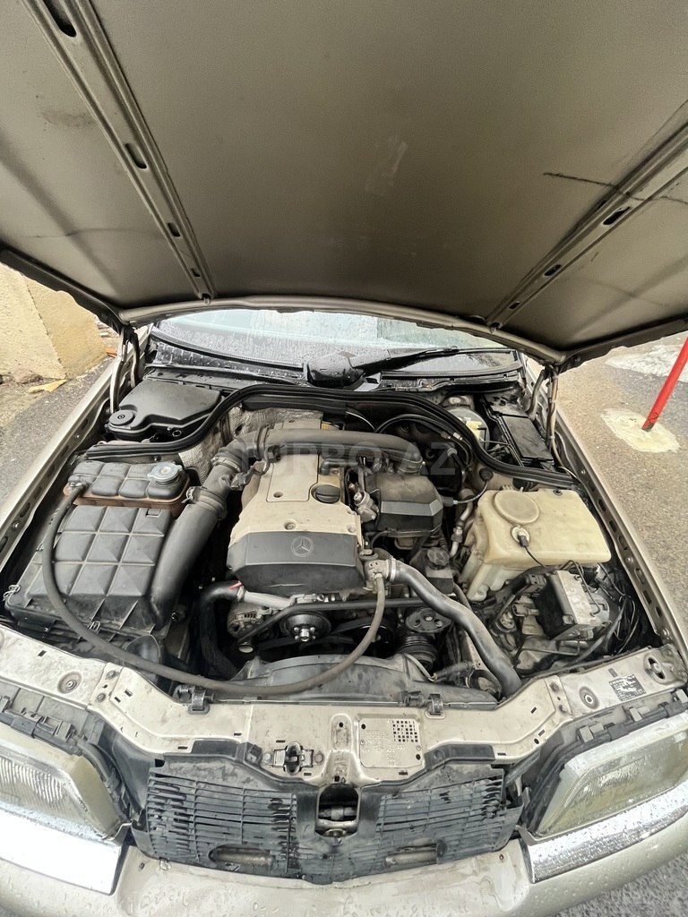 Mercedes C 200