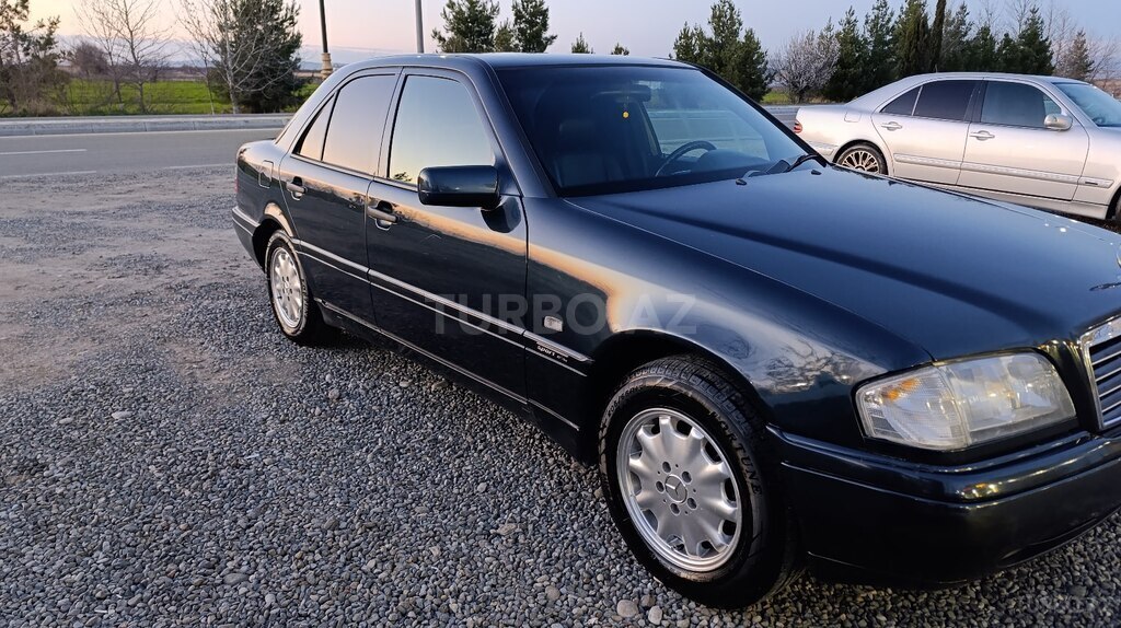 Mercedes C 180