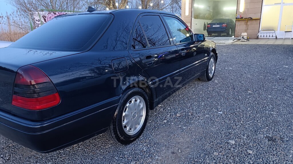 Mercedes C 180