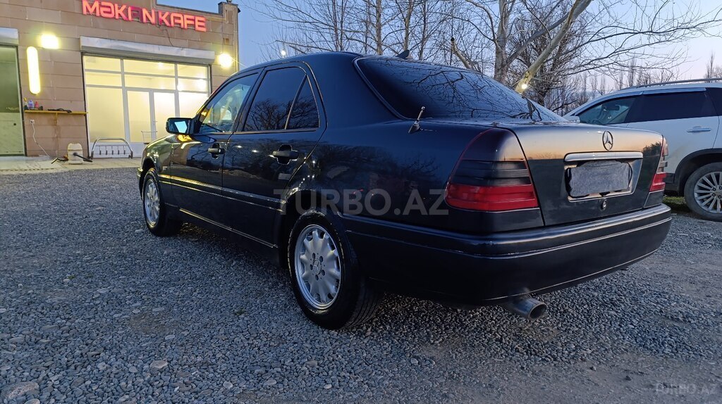 Mercedes C 180