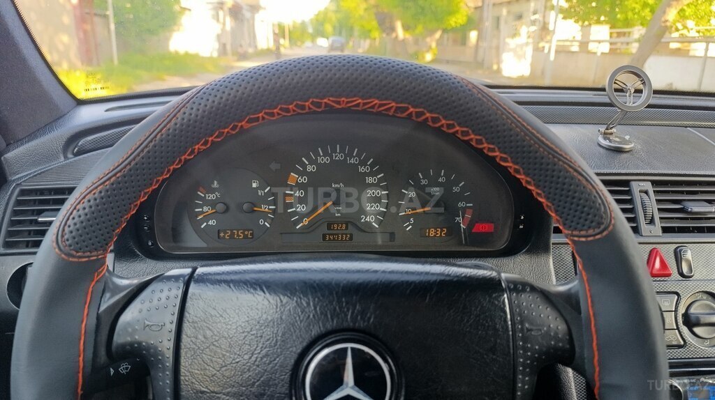 Mercedes C 180