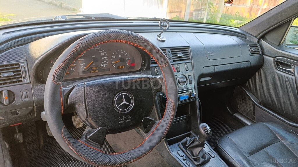 Mercedes C 180