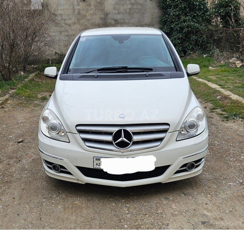 Mercedes B 180