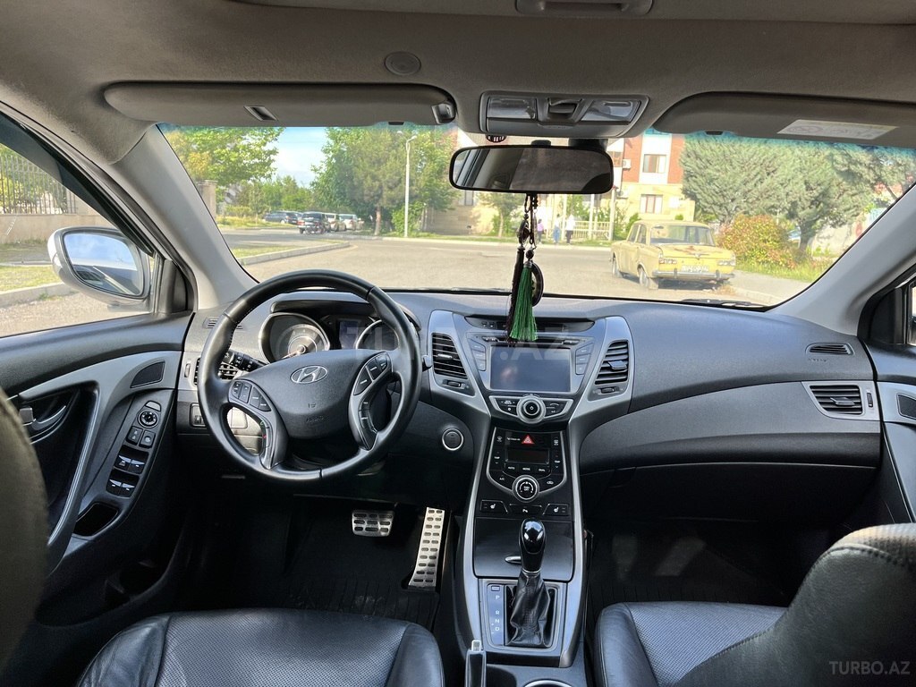 Hyundai Elantra