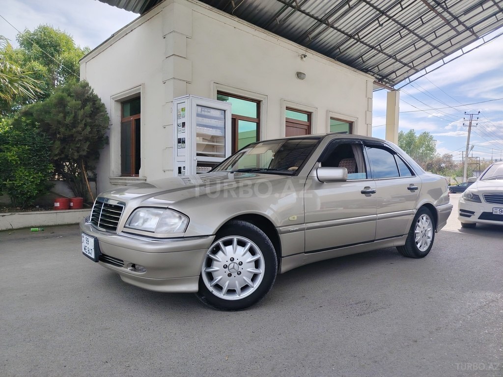 Mercedes C 230