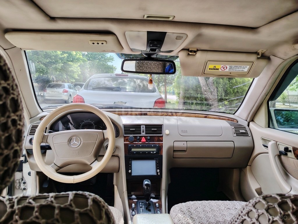 Mercedes C 230