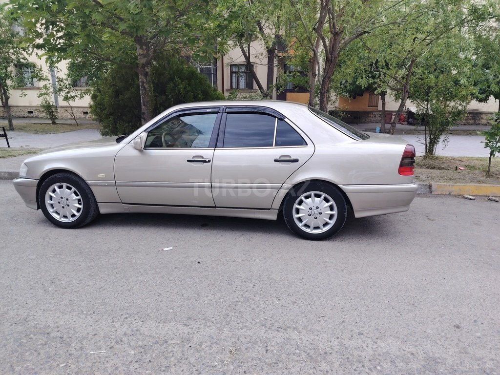 Mercedes C 230