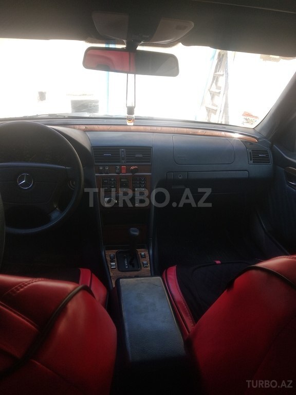 Mercedes C 200
