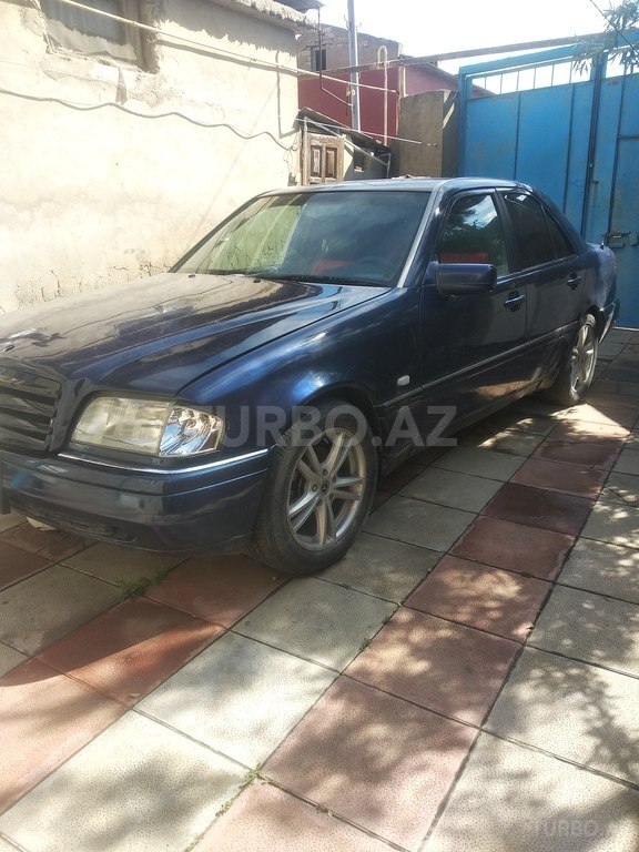 Mercedes C 200