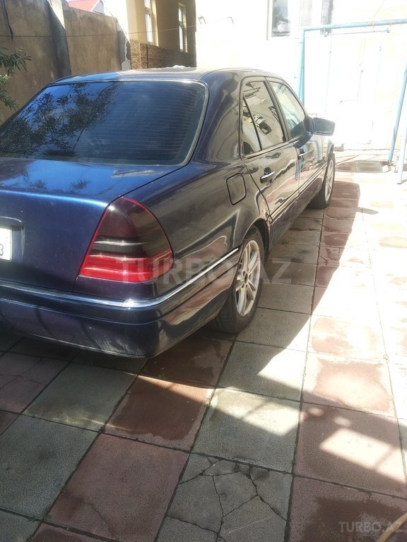 Mercedes C 200