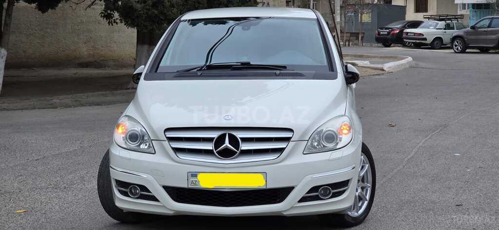 Mercedes B 180