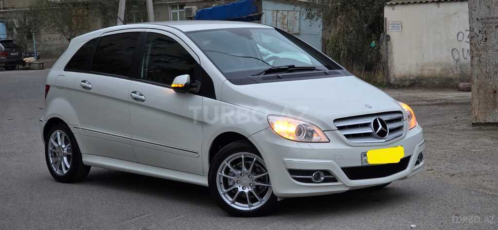 Mercedes B 180