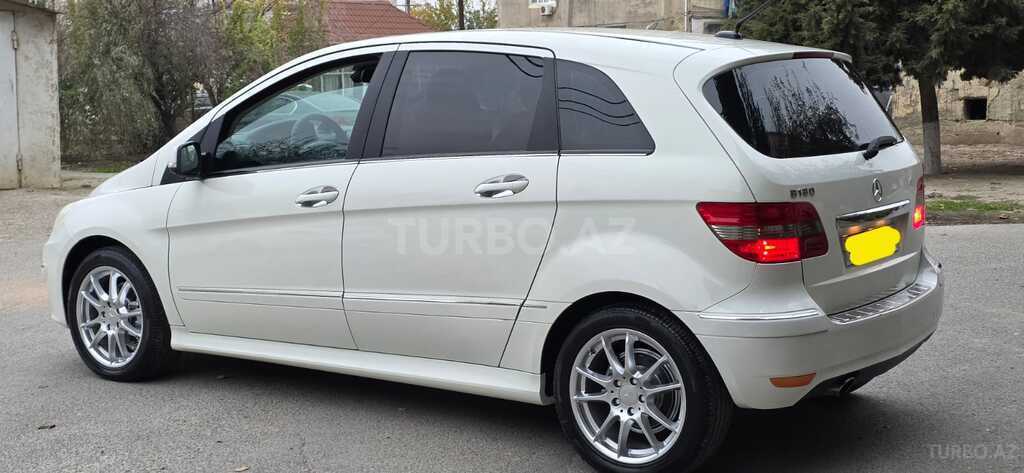 Mercedes B 180