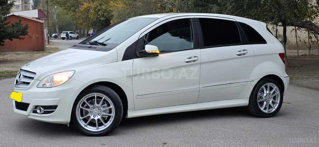 Mercedes B 180