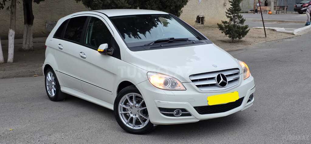 Mercedes B 180