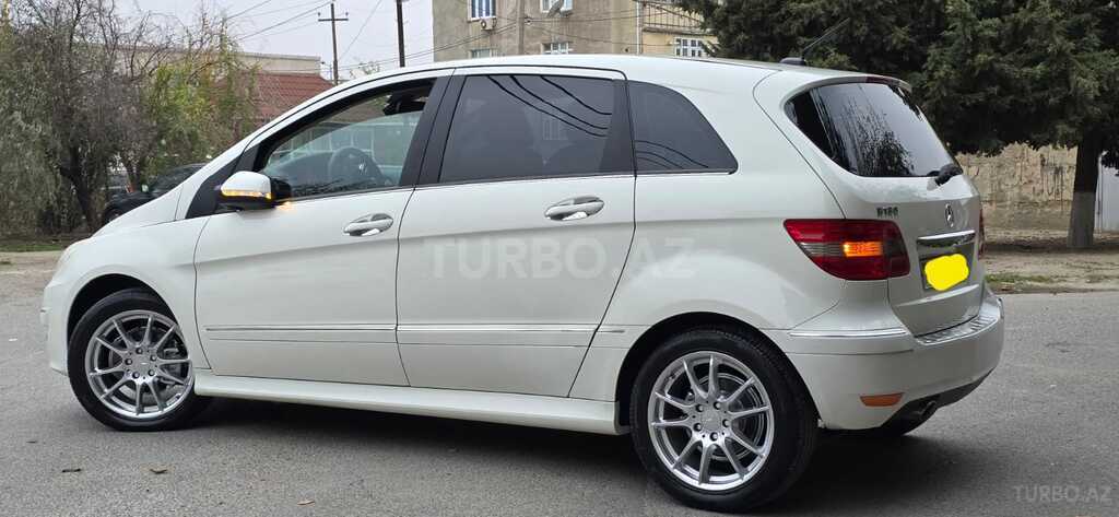 Mercedes B 180