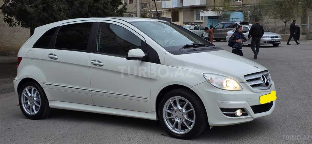 Mercedes B 180