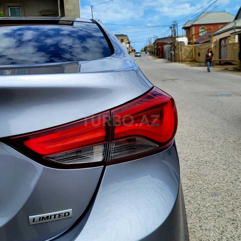 Hyundai Elantra