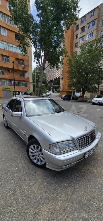 Mercedes C 200