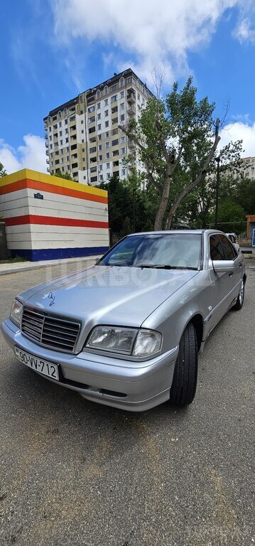 Mercedes C 200