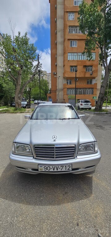 Mercedes C 200