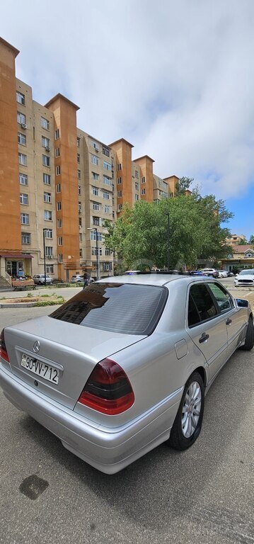 Mercedes C 200