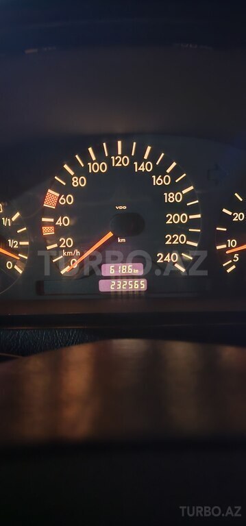 Mercedes C 200