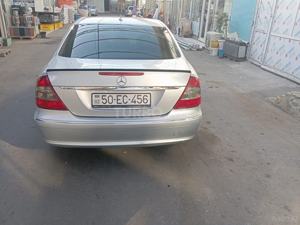 Mercedes E 220