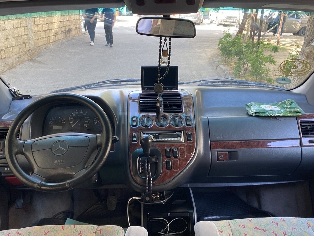 Mercedes Vito 114